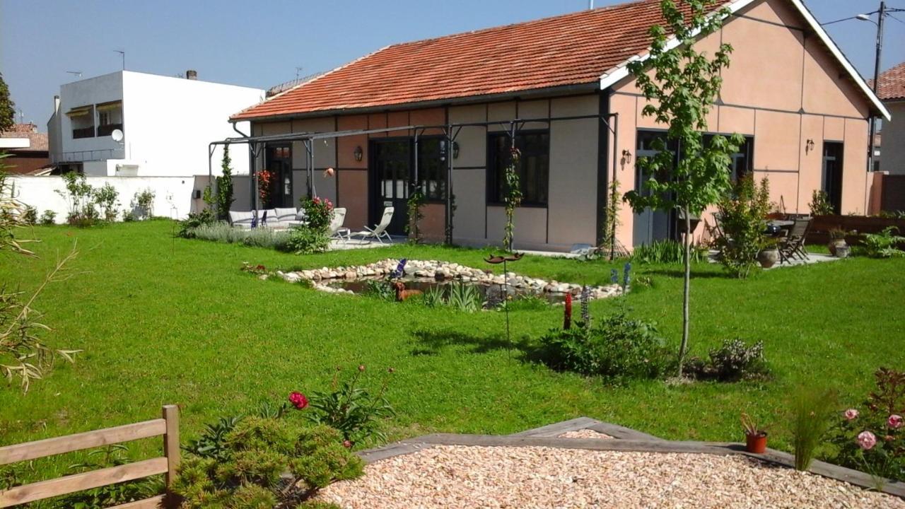 Bed and Breakfast L Atelier Casteljaloux Exterior foto